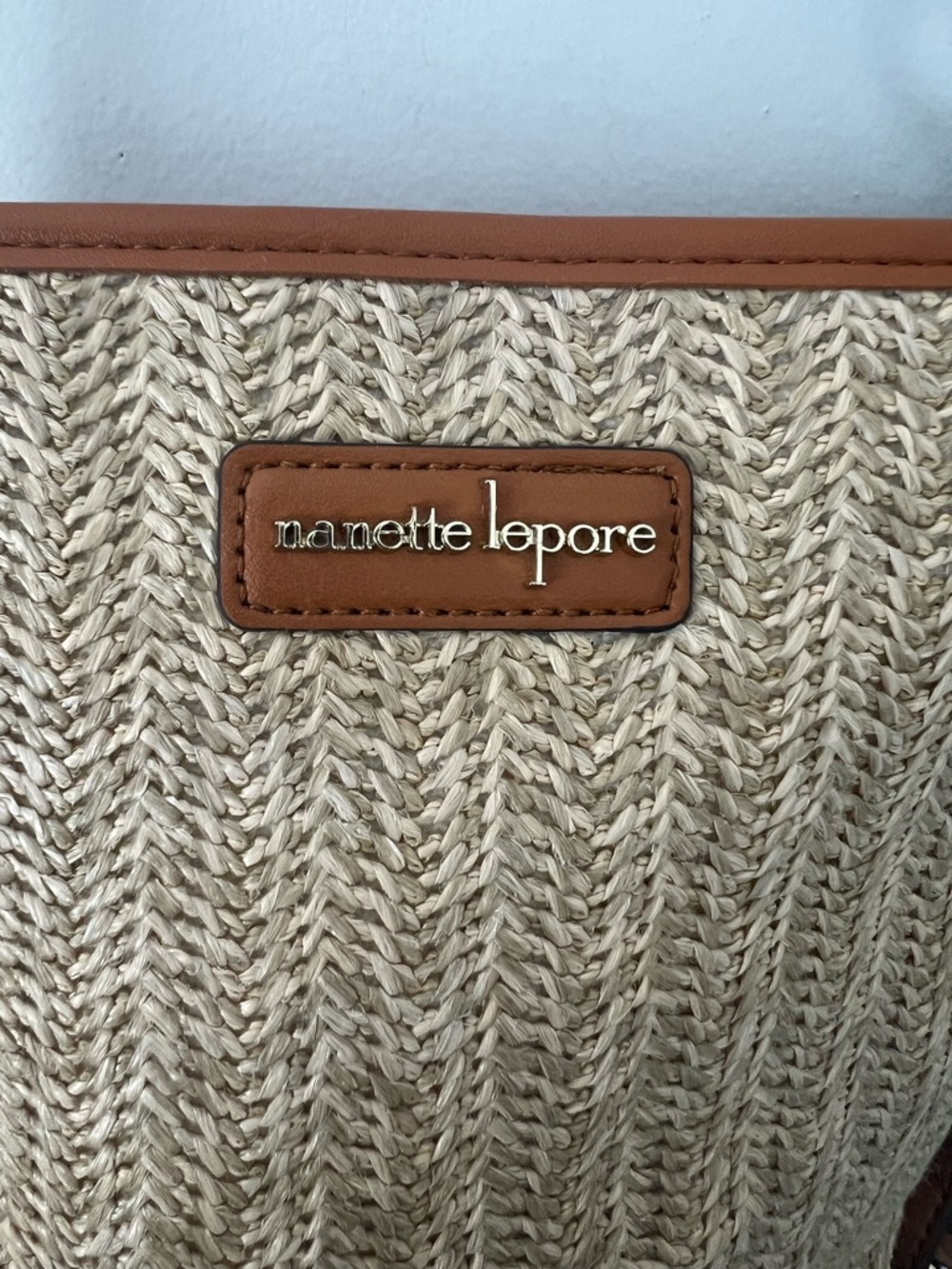 Nanette Lepore Beige Straw Bucket Bag with Gold Chain - Picture 3 of 9